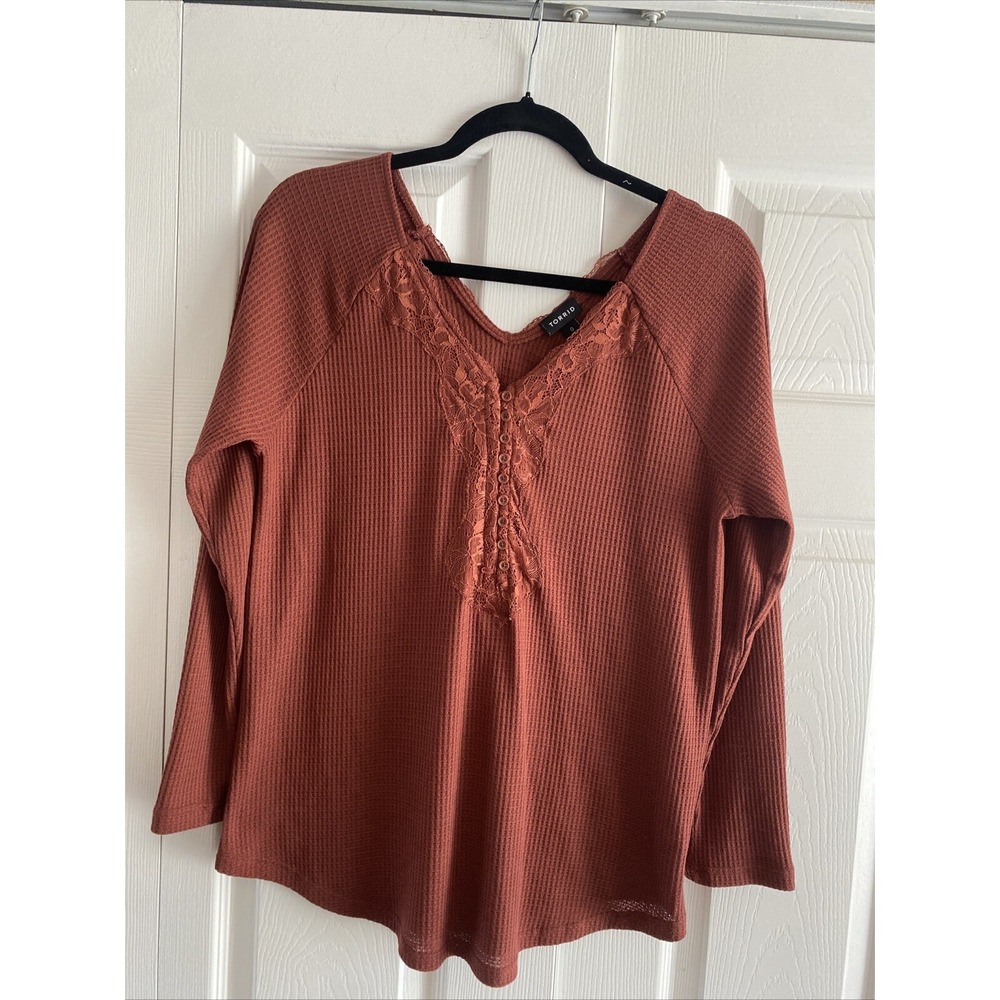 Torid Lace Trim Waffle Knit Top Womens Size 0 L Rust Henley Boho Long Sleeve